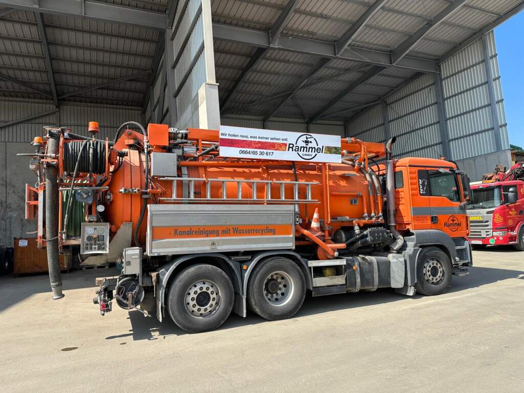 Kanalspülwagen der Rammel GmbH mit Wasserrecycling